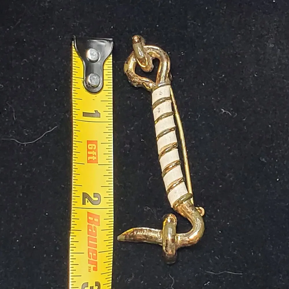 Gold Tone Hook Lock White Twist 2.5
